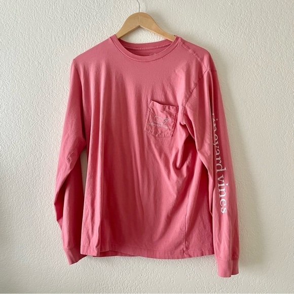 Vineyard Vines GARMENT-DYED VINTAGE WHALE LONG-SLEEVE POCKET TEE IN VIVA MAGENTA - Picture 1 of 8